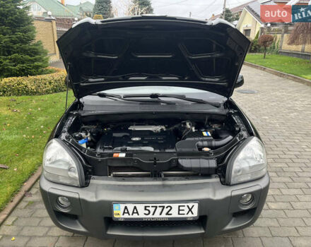 Черный Хендай Туксон, объемом двигателя 2 л и пробегом 107 тыс. км за 8900 $, фото 15 на Automoto.ua