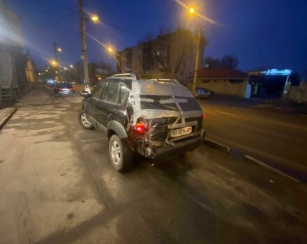 Черный Хендай Туксон, объемом двигателя 2 л и пробегом 136 тыс. км за 2500 $, фото 1 на Automoto.ua