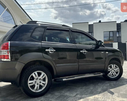 Черный Хендай Туксон, объемом двигателя 2 л и пробегом 67 тыс. км за 9999 $, фото 59 на Automoto.ua