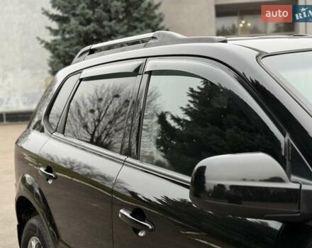 Черный Хендай Туксон, объемом двигателя 1.99 л и пробегом 240 тыс. км за 7200 $, фото 15 на Automoto.ua