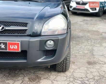 Черный Хендай Туксон, объемом двигателя 2 л и пробегом 117 тыс. км за 7990 $, фото 9 на Automoto.ua