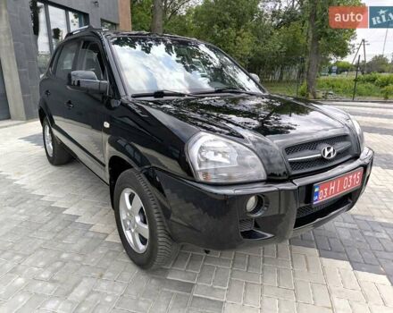 Черный Хендай Туксон, объемом двигателя 2 л и пробегом 137 тыс. км за 8400 $, фото 1 на Automoto.ua