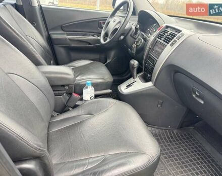 Черный Хендай Туксон, объемом двигателя 2 л и пробегом 148 тыс. км за 9500 $, фото 22 на Automoto.ua