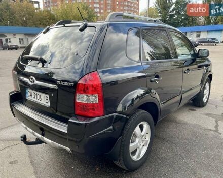 Черный Хендай Туксон, объемом двигателя 1.98 л и пробегом 172 тыс. км за 8500 $, фото 17 на Automoto.ua