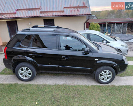 Чорний Хендай Туксон, об'ємом двигуна 0 л та пробігом 165 тис. км за 7600 $, фото 6 на Automoto.ua