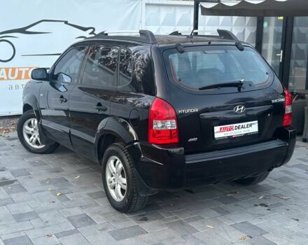 Чорний Хендай Туксон, об'ємом двигуна 2 л та пробігом 110 тис. км за 8750 $, фото 1 на Automoto.ua