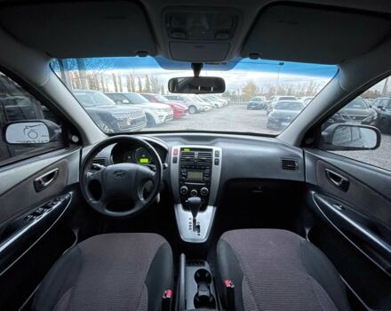 Чорний Хендай Туксон, об'ємом двигуна 2 л та пробігом 110 тис. км за 8750 $, фото 15 на Automoto.ua