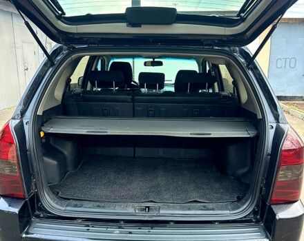 Черный Хендай Туксон, объемом двигателя 2 л и пробегом 215 тыс. км за 6700 $, фото 3 на Automoto.ua