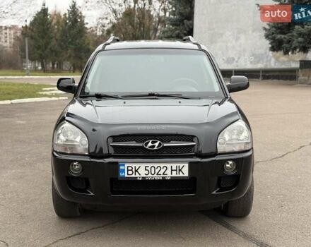 Черный Хендай Туксон, объемом двигателя 1.99 л и пробегом 240 тыс. км за 7200 $, фото 8 на Automoto.ua