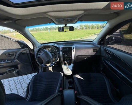 Хендай Туксон 2008 в Радехове на Automoto.ua Черный Хендай Туксон, объемом двигателя 1.98 л и пробегом 370 тыс. км за 7350 $, фото 80 на Automoto.ua