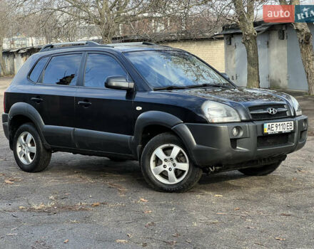 Чорний Хендай Туксон, об'ємом двигуна 2 л та пробігом 240 тис. км за 8500 $, фото 3 на Automoto.ua