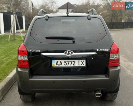 Чорний Хендай Туксон, об'ємом двигуна 2 л та пробігом 107 тис. км за 8500 $, фото 9 на Automoto.ua
