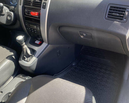 Чорний Хендай Туксон, об'ємом двигуна 1.99 л та пробігом 230 тис. км за 8000 $, фото 8 на Automoto.ua