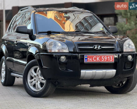 Чорний Хендай Туксон, об'ємом двигуна 2 л та пробігом 156 тис. км за 7850 $, фото 9 на Automoto.ua