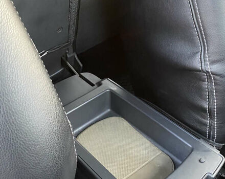 Черный Хендай Туксон, объемом двигателя 1.98 л и пробегом 254 тыс. км за 7700 $, фото 12 на Automoto.ua