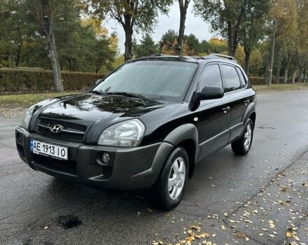Чорний Хендай Туксон, об'ємом двигуна 2 л та пробігом 168 тис. км за 8200 $, фото 2 на Automoto.ua