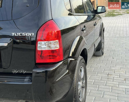 Чорний Хендай Туксон, об'ємом двигуна 1.98 л та пробігом 185 тис. км за 7199 $, фото 15 на Automoto.ua