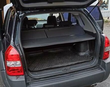 Хендай Туксон 2008 у Харкові на Automoto.ua Чорний Хендай Туксон, об'ємом двигуна 1.99 л та пробігом 188 тис. км за 8800 $, фото 15 на Automoto.ua