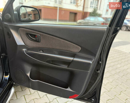 Чорний Хендай Туксон, об'ємом двигуна 2 л та пробігом 156 тис. км за 7850 $, фото 33 на Automoto.ua