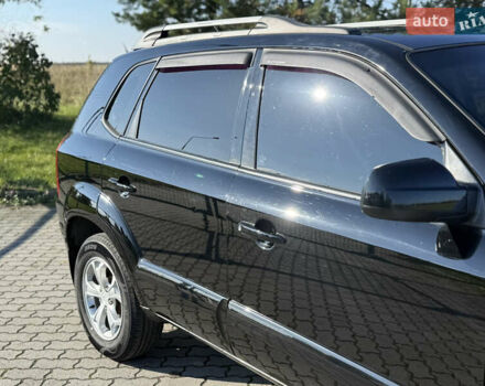 Хендай Туксон 2008 в Радехове на Automoto.ua Черный Хендай Туксон, объемом двигателя 1.98 л и пробегом 370 тыс. км за 7350 $, фото 37 на Automoto.ua