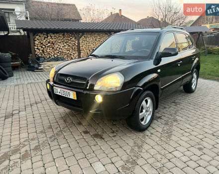 Черный Хендай Туксон, объемом двигателя 2 л и пробегом 276 тыс. км за 7450 $, фото 10 на Automoto.ua