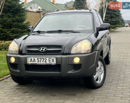 Черный Хендай Туксон, объемом двигателя 2 л и пробегом 107 тыс. км за 8900 $, фото 12 на Automoto.ua