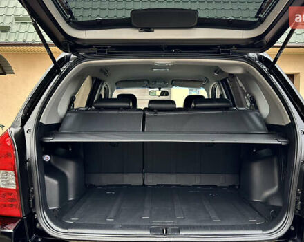 Чорний Хендай Туксон, об'ємом двигуна 2 л та пробігом 182 тис. км за 8299 $, фото 19 на Automoto.ua