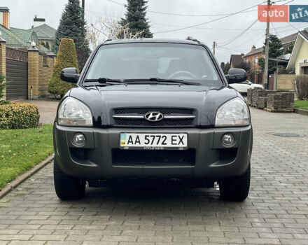 Черный Хендай Туксон, объемом двигателя 2 л и пробегом 107 тыс. км за 8900 $, фото 4 на Automoto.ua