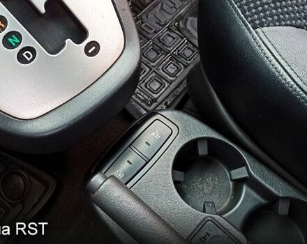 Чорний Хендай Туксон, об'ємом двигуна 2 л та пробігом 188 тис. км за 8800 $, фото 11 на Automoto.ua