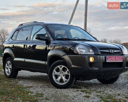 Хендай Туксон 2009 в Гусятине на Automoto.ua Черный Хендай Туксон, объемом двигателя 2 л и пробегом 143 тыс. км за 9700 $, фото 4 на Automoto.ua