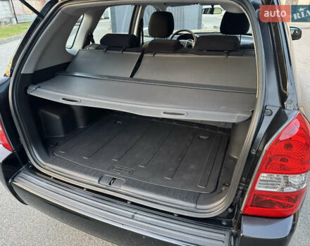 Хендай Туксон 2009 в Киеве на Automoto.ua Черный Хендай Туксон, объемом двигателя 2 л и пробегом 110 тыс. км за 8700 $, фото 18 на Automoto.ua