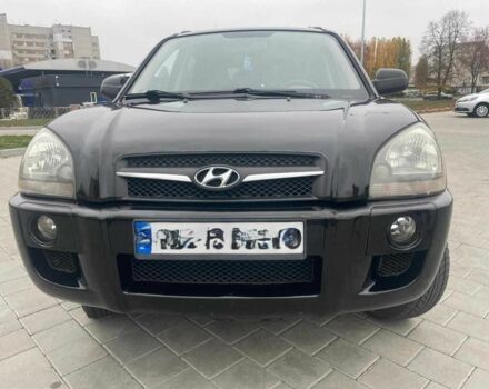 Черный Хендай Туксон, объемом двигателя 2 л и пробегом 168 тыс. км за 7500 $, фото 2 на Automoto.ua