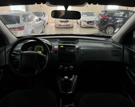 Черный Хендай Туксон, объемом двигателя 2 л и пробегом 160 тыс. км за 8300 $, фото 10 на Automoto.ua