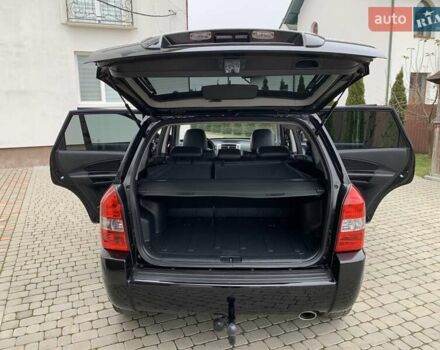 Черный Хендай Туксон, объемом двигателя 2 л и пробегом 114 тыс. км за 8850 $, фото 60 на Automoto.ua