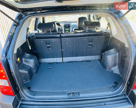 Черный Хендай Туксон, объемом двигателя 1.99 л и пробегом 95 тыс. км за 8700 $, фото 12 на Automoto.ua