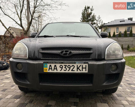 Черный Хендай Туксон, объемом двигателя 2.66 л и пробегом 205 тыс. км за 10000 $, фото 57 на Automoto.ua