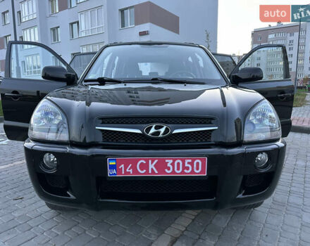 Черный Хендай Туксон, объемом двигателя 2 л и пробегом 131 тыс. км за 9199 $, фото 13 на Automoto.ua