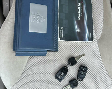 Хендай Туксон 2009 в Калуше на Automoto.ua Черный Хендай Туксон, объемом двигателя 1.98 л и пробегом 198 тыс. км за 7500 $, фото 50 на Automoto.ua