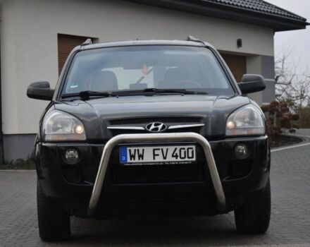 Черный Хендай Туксон, объемом двигателя 2 л и пробегом 184 тыс. км за 5480 $, фото 2 на Automoto.ua