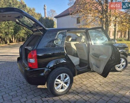 Чорний Хендай Туксон, об'ємом двигуна 2 л та пробігом 187 тис. км за 7900 $, фото 5 на Automoto.ua