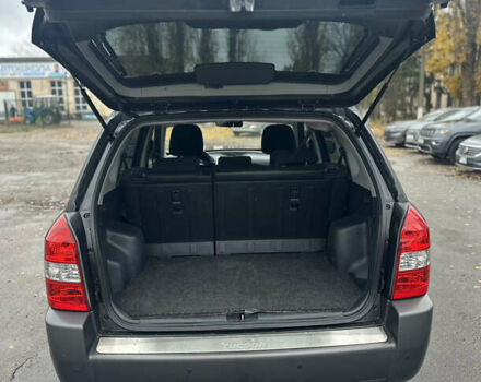 Чорний Хендай Туксон, об'ємом двигуна 1.98 л та пробігом 230 тис. км за 8700 $, фото 9 на Automoto.ua