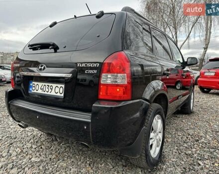 Чорний Хендай Туксон, об'ємом двигуна 2 л та пробігом 166 тис. км за 7500 $, фото 3 на Automoto.ua