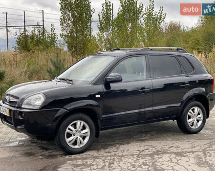 Черный Хендай Туксон, объемом двигателя 2 л и пробегом 191 тыс. км за 7800 $, фото 4 на Automoto.ua