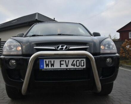 Черный Хендай Туксон, объемом двигателя 2 л и пробегом 184 тыс. км за 5480 $, фото 12 на Automoto.ua