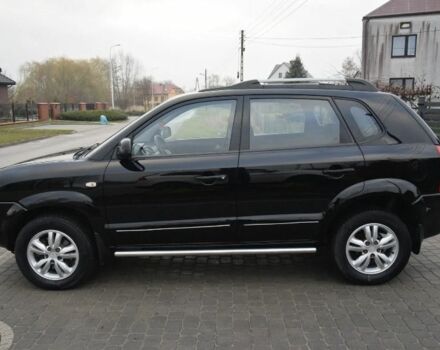 Черный Хендай Туксон, объемом двигателя 2 л и пробегом 184 тыс. км за 5480 $, фото 7 на Automoto.ua