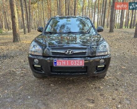 Чорний Хендай Туксон, об'ємом двигуна 2 л та пробігом 201 тис. км за 8999 $, фото 2 на Automoto.ua