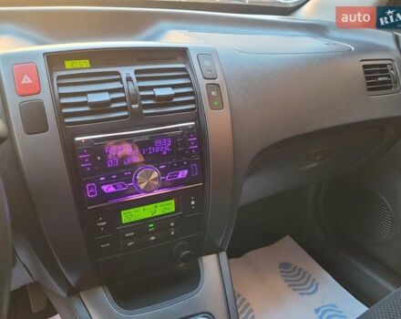 Черный Хендай Туксон, объемом двигателя 2 л и пробегом 135 тыс. км за 9750 $, фото 10 на Automoto.ua