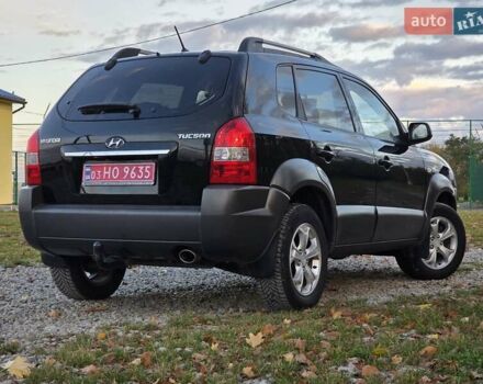 Хендай Туксон 2009 в Гусятине на Automoto.ua Черный Хендай Туксон, объемом двигателя 2 л и пробегом 143 тыс. км за 9700 $, фото 9 на Automoto.ua