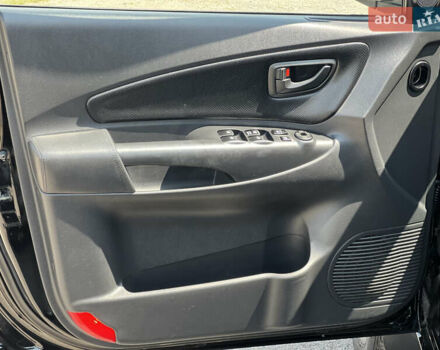 Чорний Хендай Туксон, об'ємом двигуна 2 л та пробігом 163 тис. км за 9199 $, фото 26 на Automoto.ua