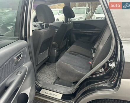Чорний Хендай Туксон, об'ємом двигуна 1.98 л та пробігом 230 тис. км за 8700 $, фото 12 на Automoto.ua